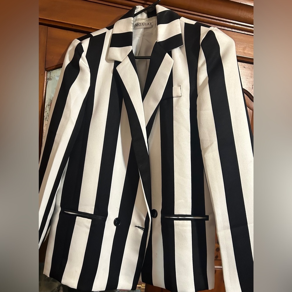 Women’s Striped Suit Jacket